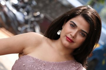 Ayesha Singh at Yedu Chepala Katha Movie Prees Meet